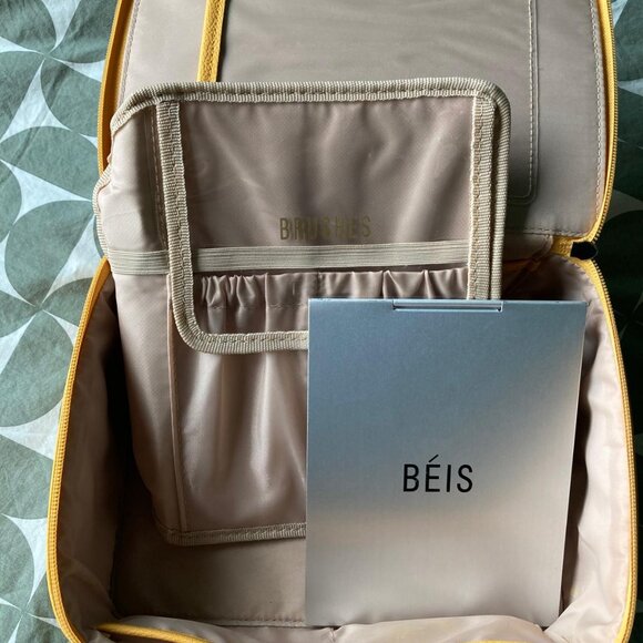 Béis The Cosmetic Case in Yellow - Picture 4 of 5